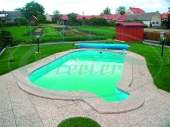 betonový bazénový lem typ Vlna ve vymývaném povrchu