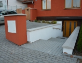 zakrytí zídky hladkou sedlovou stříškou