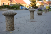 betonová zábrana hřib ve vymývaném povrchu oblázek