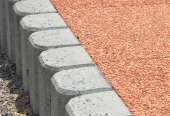 lemování dlažby betonovými palisády delta