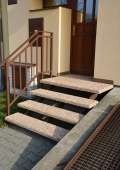 schodišťové samonosné nášlapy z vymývaného betonu