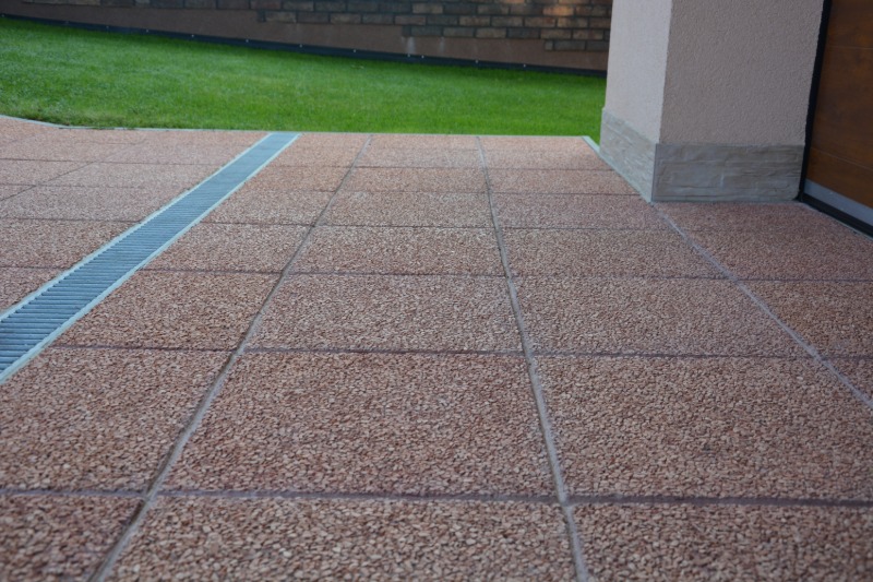 Vymývaná dlažba 50x50/6cm PLOŠNÁ