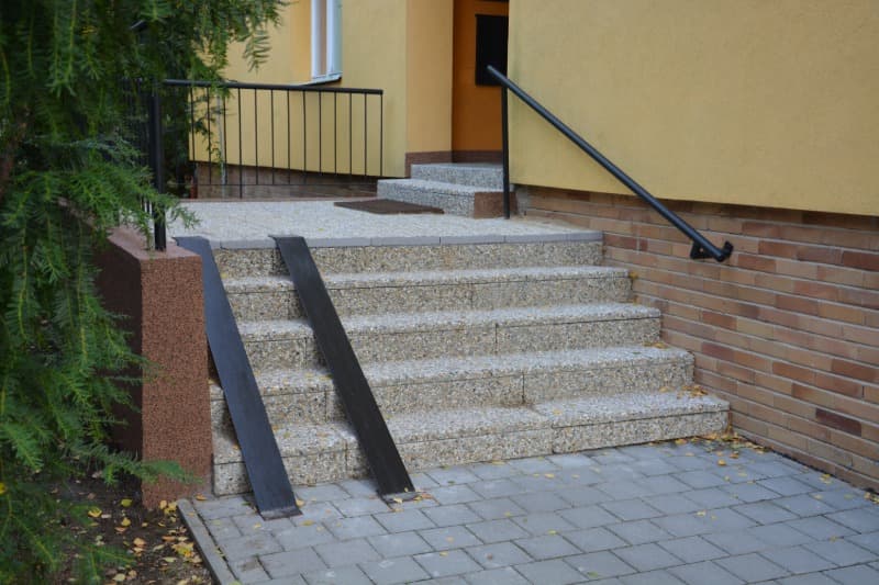 Obklad Ltyp vnitřní 150x30x18cm