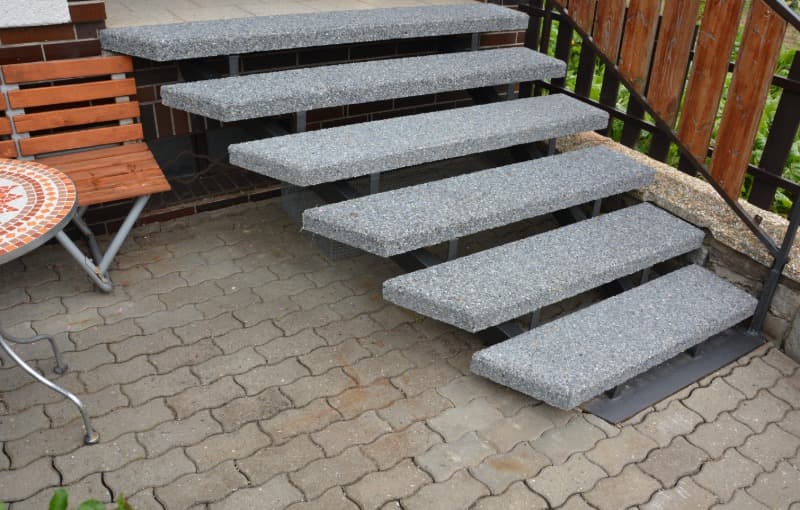 Samonosný nášlap 200x35x8cm