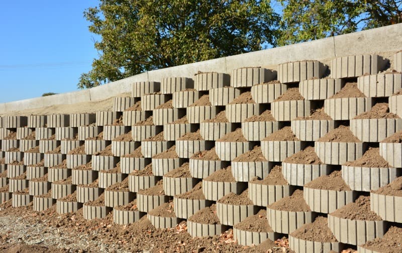 Svahová tvárnice RYOB