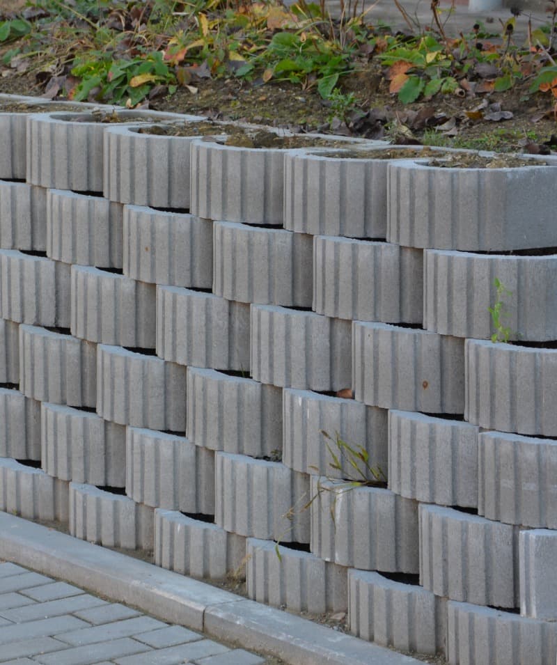 Svahová tvárnice RYOB