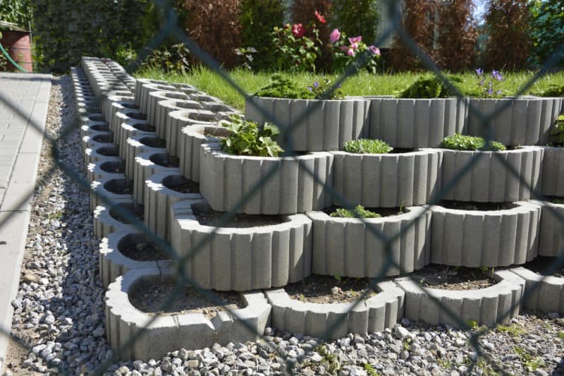 Svahová tvárnice RYOB