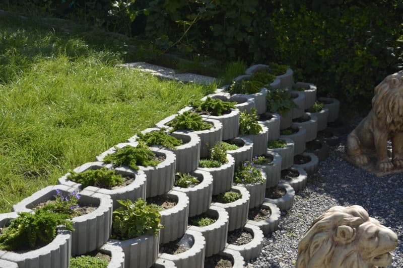 Svahová tvárnice RYOB