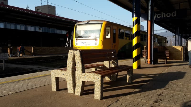 Lavička LADA - KOMPLET se dřevem